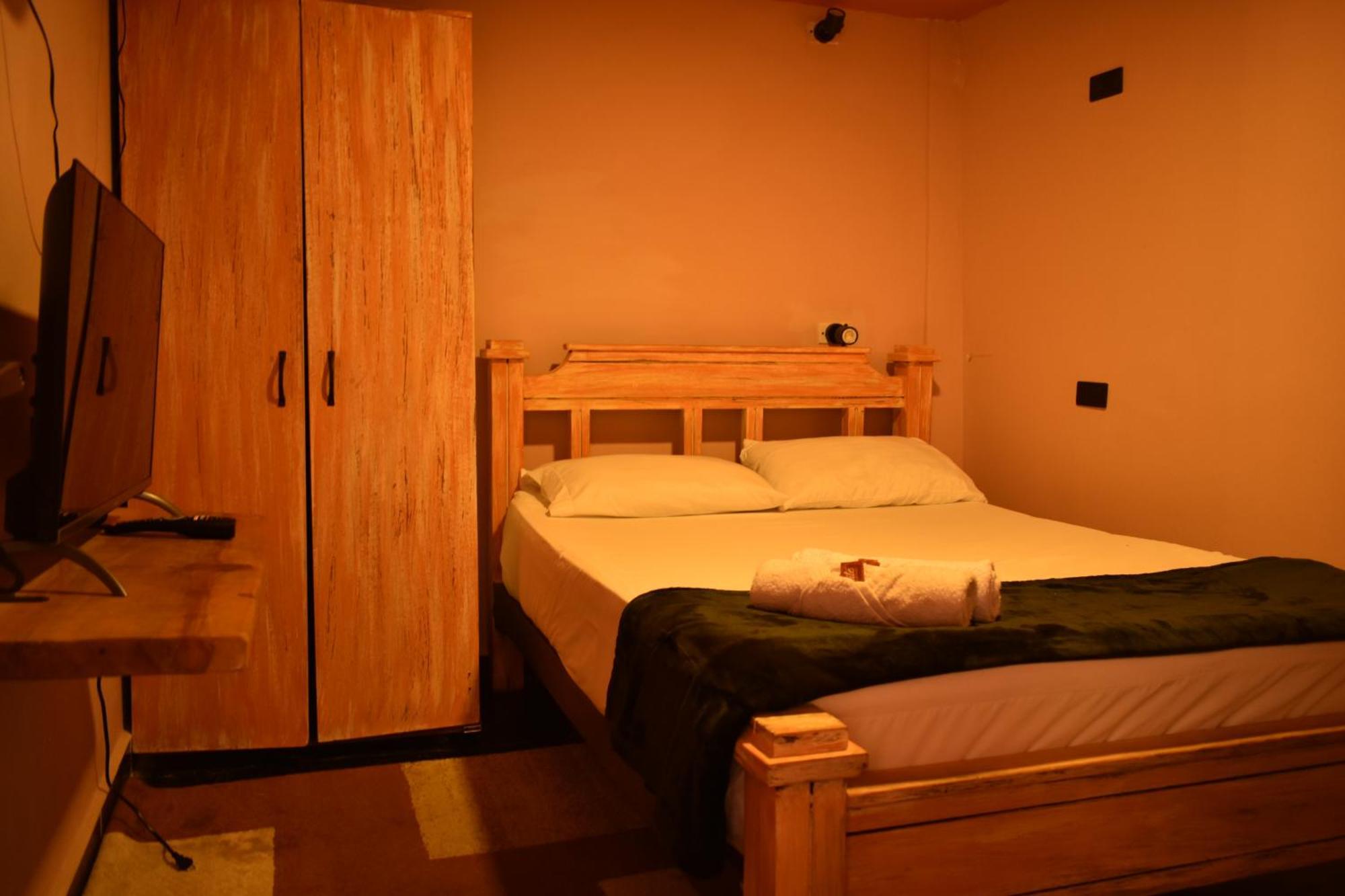 Casa Primavera Hostal ميديلين المظهر الخارجي الصورة
