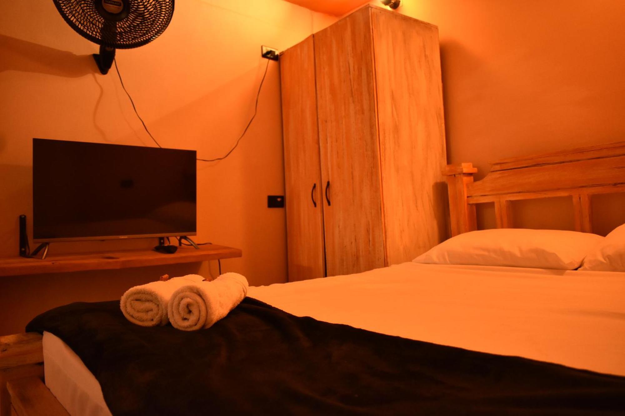 Casa Primavera Hostal ميديلين المظهر الخارجي الصورة